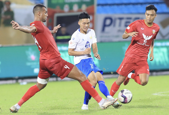 V-League 2022: Hà Nội không có đối thủ - Ảnh 3.