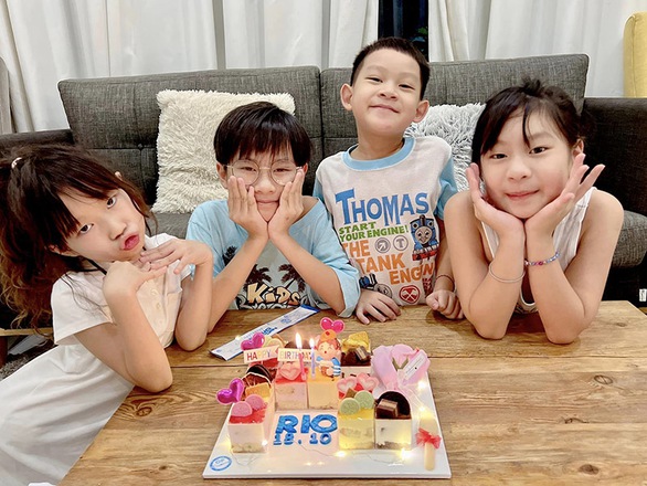 Ảnh vui sao Việt 20-10: Ca sĩ Mỹ Tâm hội ngộ Hà Anh Tuấn - Ảnh 5. Ảnh vui sao Việt 20-10: Ca sĩ Mỹ Tâm hội ngộ Hà Anh Tuấn - Ảnh 5.
