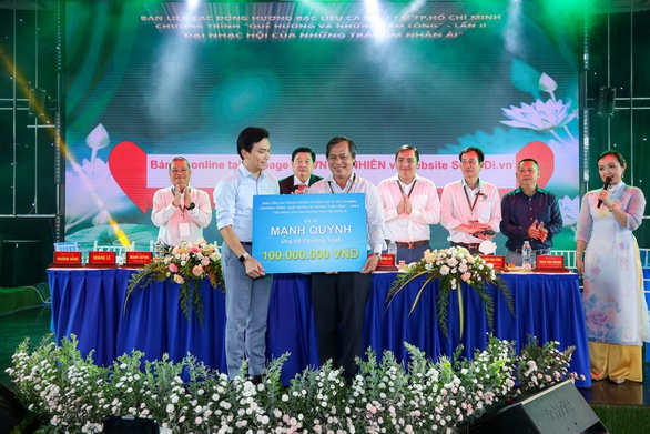 Ban tổ chức lên tiếng trước ý kiến trái chiều về Hoài Linh tái xuất trong đêm nhạc gây quỹ - Ảnh 4. Ban tổ chức lên tiếng trước ý kiến trái chiều về Hoài Linh tái xuất trong đêm nhạc gây quỹ - Ảnh 4.