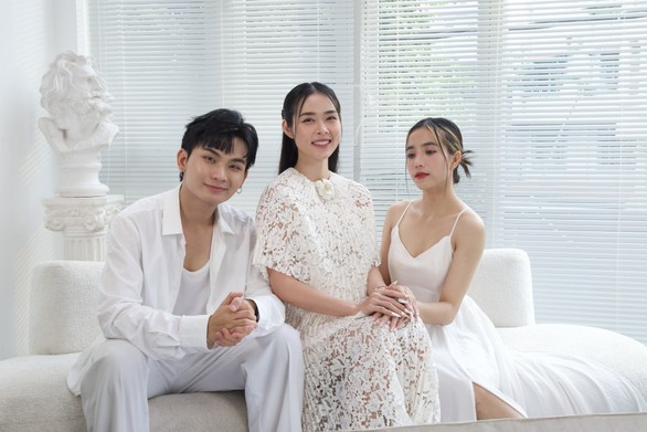 Nữ chính Lật mặt 6 Diệp Bảo Ngọc tung MV đầu tay - Ảnh 3. Nữ chính Lật mặt 6 Diệp Bảo Ngọc tung MV đầu tay - Ảnh 3.