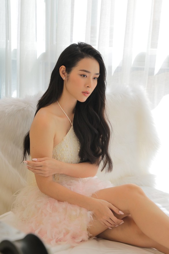 Nữ chính Lật mặt 6 Diệp Bảo Ngọc tung MV đầu tay - Ảnh 2. Nữ chính Lật mặt 6 Diệp Bảo Ngọc tung MV đầu tay - Ảnh 2.