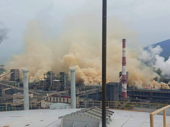 Quạt thông khí tại Formosa Hà Tĩnh gặp sự cố, khói đục bốc ngút trời - Ảnh 1.