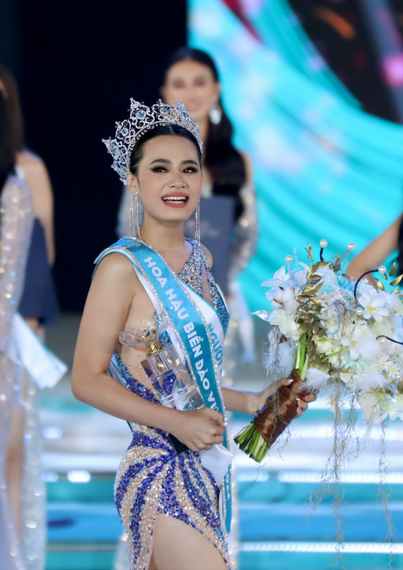 Vừa đăng quang, tân Hoa hậu Biển đảo Việt Nam trả lại vương miện - Ảnh 2.