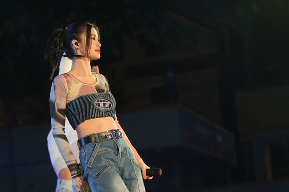 Babyface tung clip chào Việt Nam, hẹn diễn tại Hozo International Music Festival vào tháng 12 - Ảnh 4. Babyface tung clip chào Việt Nam, hẹn diễn tại Hozo International Music Festival vào tháng 12 - Ảnh 4.