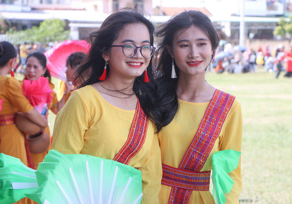 Rực rỡ sắc màu lễ hội Katê Ninh Thuận - Ảnh 2.