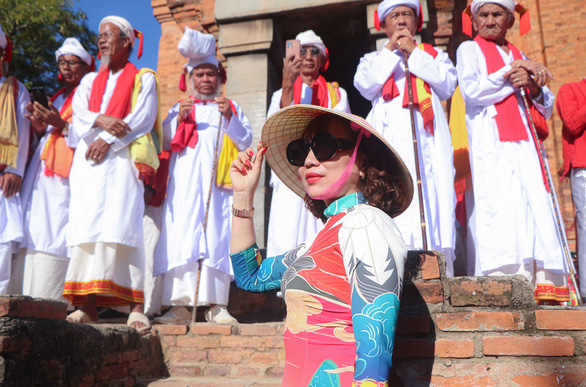 Rực rỡ sắc màu lễ hội Katê Ninh Thuận - Ảnh 7.