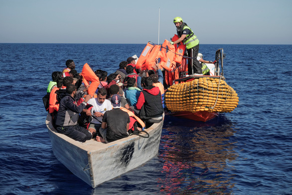 Một đêm, Ý cứu hơn 1.150 người di cư từ châu Phi