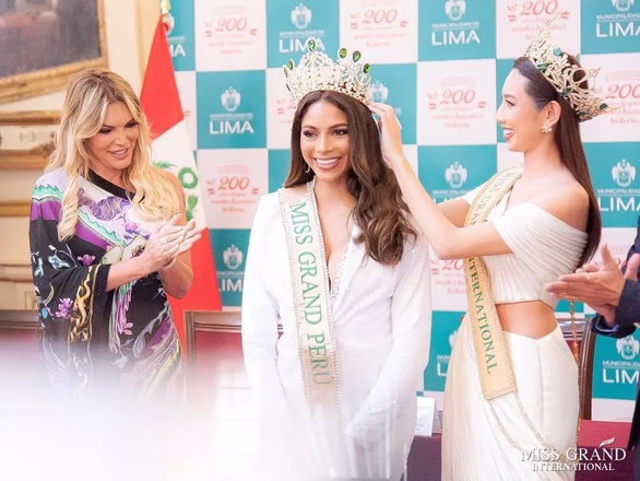 10 tháng đương nhiệm Miss Grand Thùy Tiên có 9 lần trao vương miện cho tân hoa hậu - Ảnh 6. 10 tháng đương nhiệm Miss Grand Thùy Tiên có 9 lần trao vương miện cho tân hoa hậu - Ảnh 6.