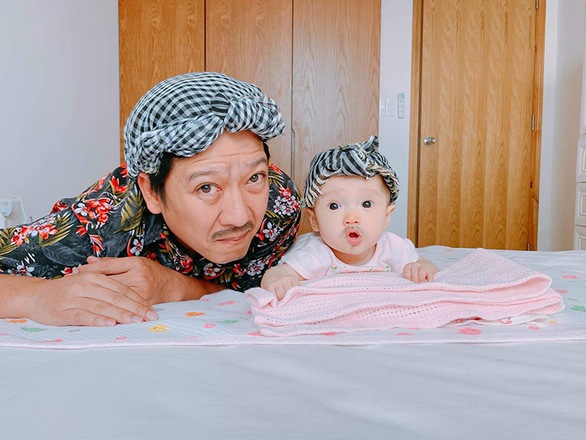 Ảnh vui sao Việt 27-10: Trường Giang gọi con gái là đệ tử - Ảnh 1. Ảnh vui sao Việt 27-10: Trường Giang gọi con gái là đệ tử - Ảnh 1.