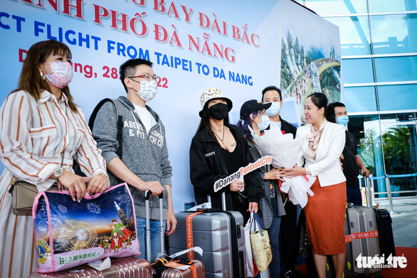 Đà Nẵng đón những du khách đầu tiên từ Đài Loan sau dịch COVID-19 - Ảnh 1.