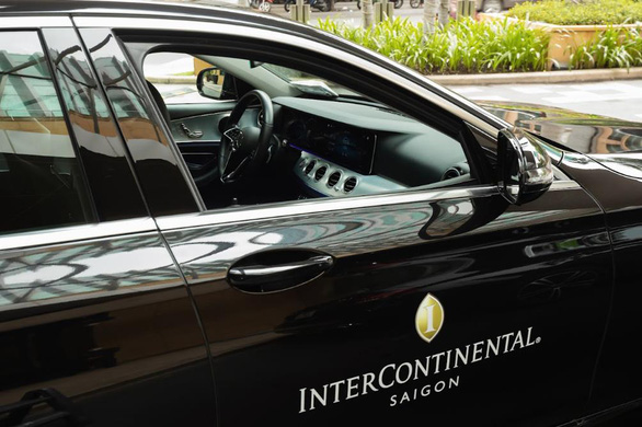 Mercedes-Benz Việt Nam bàn giao lô xe E180 cho khách sạn InterContinental Saigon - Ảnh 3.