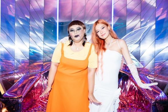 Dàn sao đình đám hóa trang Halloween đến chúc mừng Hoàng Yến Chibi ra mắt MV - Ảnh 5. Dàn sao đình đám hóa trang Halloween đến chúc mừng Hoàng Yến Chibi ra mắt MV - Ảnh 5.