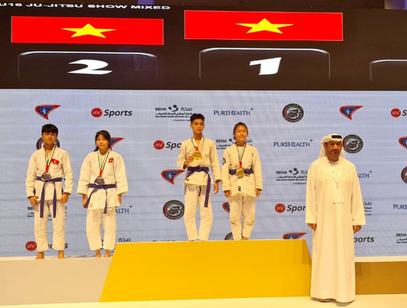 Việt Nam giành huy chương vàng tại Giải vô địch jujitsu thế giới 2022 - Ảnh 1.