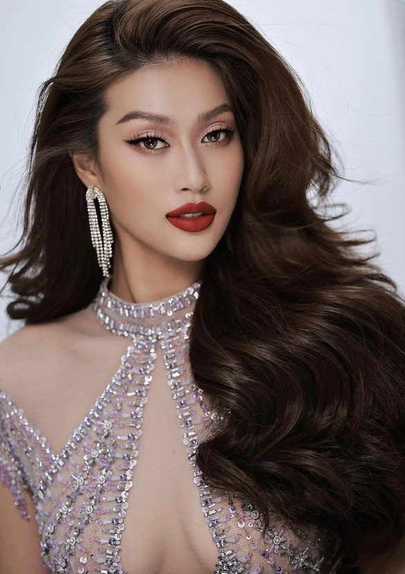 Miss Grand Vietnam Thiên Ân hồn nhiên chia sẻ mải thi hoa hậu mà quên xin nghỉ làm - Ảnh 2. Miss Grand Vietnam Thiên Ân hồn nhiên chia sẻ mải thi hoa hậu mà quên xin nghỉ làm - Ảnh 2.