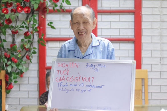 Già có gì vui? - Bộ ảnh khiến dân mạng đua nhau đòi thành... người cao tuổi! - Ảnh 9. Già có gì vui? - Bộ ảnh khiến dân mạng đua nhau đòi thành... người cao tuổi! - Ảnh 9.