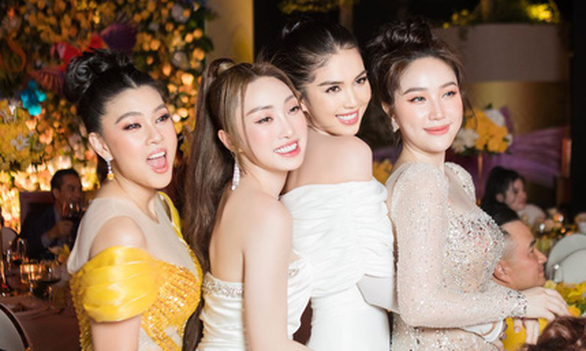 Bảo Thy ngẫu hứng mời, Ngọc Trinh gật đầu song ca - Ảnh 4. Bảo Thy ngẫu hứng mời, Ngọc Trinh gật đầu song ca - Ảnh 4.