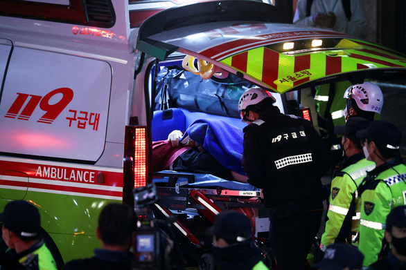 Thảm kịch giẫm đạp đêm lễ Halloween ở Hàn Quốc: 151 người chết, hơn 150 người bị thương - Ảnh 4.