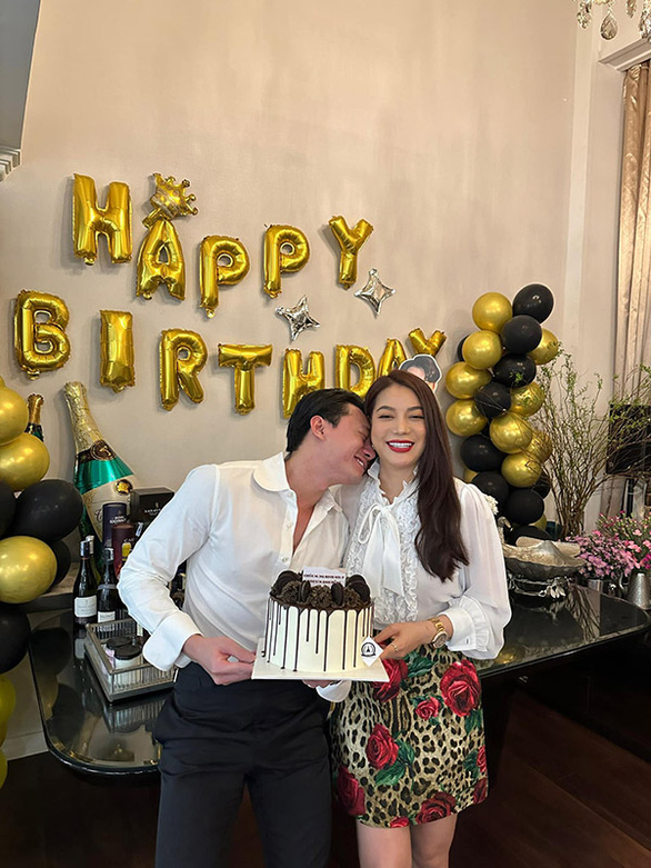 Anh Dũng nũng nịu bên bạn gái Trương Ngọc Ánh trong tiệc sinh nhật - Ảnh 2.