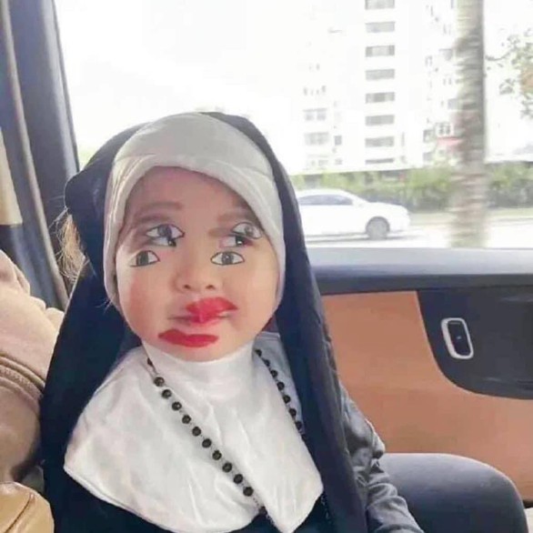 Halloween lạ quá với muôn kiểu hóa trang hú hồn á! (P2) - Ảnh 4. Halloween lạ quá với muôn kiểu hóa trang hú hồn á! (P2) - Ảnh 4.