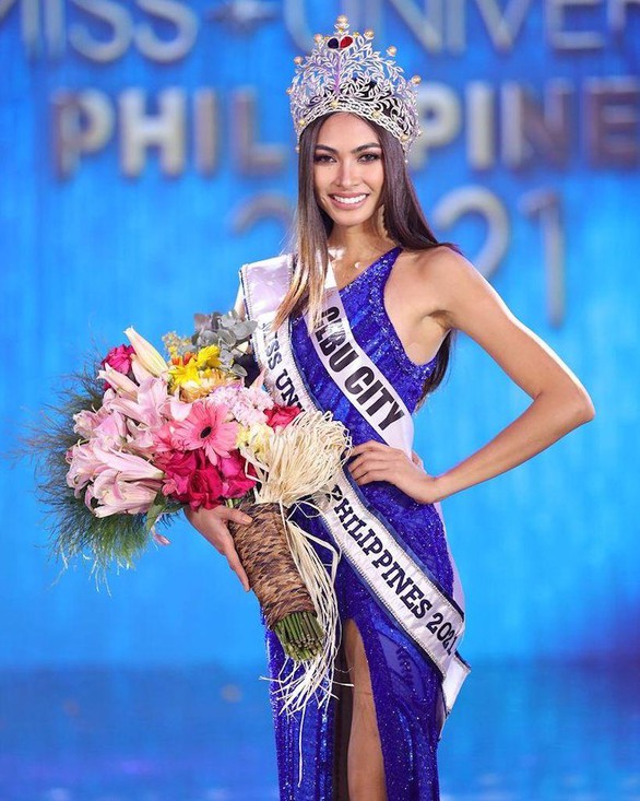 Hai người đẹp Miss Grand International đính hôn, xả ảnh khóa môi - Ảnh 6. Hai người đẹp Miss Grand International đính hôn, xả ảnh khóa môi - Ảnh 6.