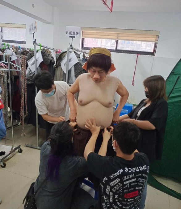 Hé lộ cảnh hóa trang Trư Bát Giới của Lê Diệu Tường - Ảnh 2. Hé lộ cảnh hóa trang Trư Bát Giới của Lê Diệu Tường - Ảnh 2.