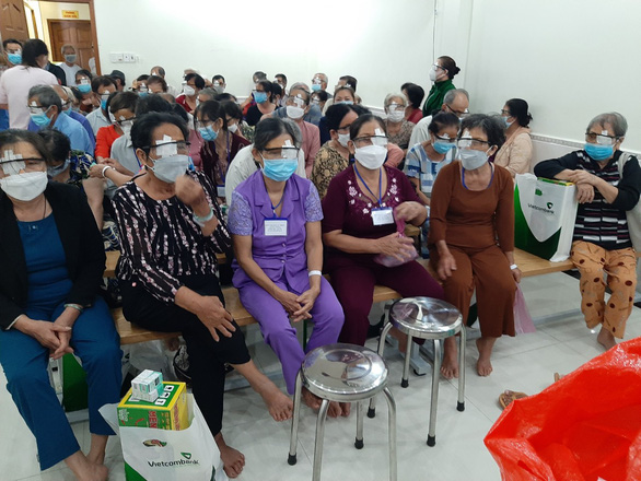 Bệnh viện Mắt Tiền Giang không đủ thiết bị chữa bệnh mắt - Ảnh 1.