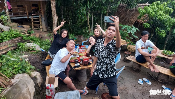 Homestay ở Núi Cấm được tồn tại nhưng phải đảm bảo đúng quy định - Ảnh 3. Homestay ở Núi Cấm được tồn tại nhưng phải đảm bảo đúng quy định - Ảnh 3.