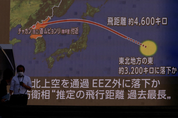 Người Nhật lo ngại vì tên lửa Triều Tiên, hoài nghi cách cảnh báo của chính quyền - Ảnh 1.