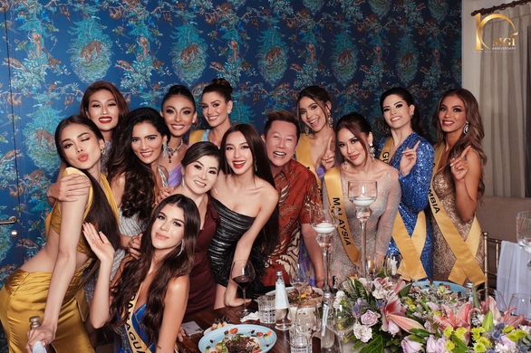 Ông Nawat bất ngờ tiết lộ thu nhập khủng của Thùy Tiên trong nhiệm kỳ hoa hậu - Ảnh 1. Ông Nawat bất ngờ tiết lộ thu nhập khủng của Thùy Tiên trong nhiệm kỳ hoa hậu - Ảnh 1.