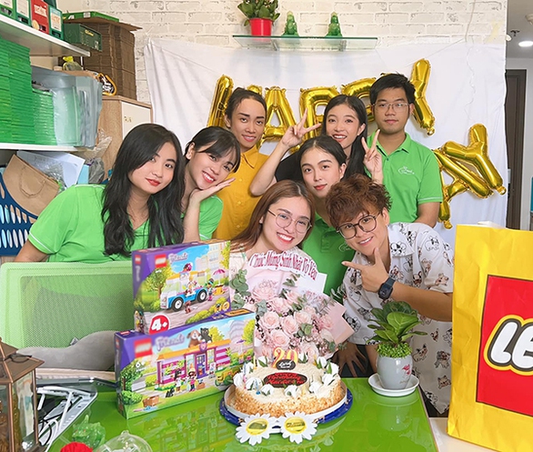 Ảnh vui sao Việt 7-10: Gia đình Việt Hương vui nhộn - Ảnh 10. Ảnh vui sao Việt 7-10: Gia đình Việt Hương vui nhộn - Ảnh 10.