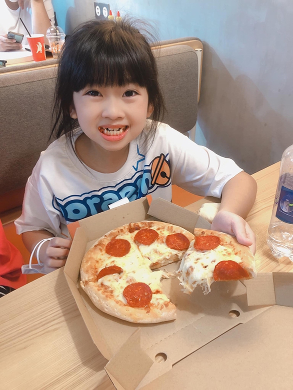 Ảnh vui sao Việt 9-10: Đàm Vĩnh Hưng - Dương Triệu Vũ quấn quýt bên con trai - Ảnh 5. Ảnh vui sao Việt 9-10: Đàm Vĩnh Hưng - Dương Triệu Vũ quấn quýt bên con trai - Ảnh 5.
