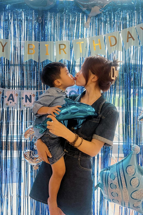 Ảnh vui sao Việt 10-10: Con gái Đông Nhi ‘làm điệu’ cưng xỉu - Ảnh 3. Ảnh vui sao Việt 10-10: Con gái Đông Nhi ‘làm điệu’ cưng xỉu - Ảnh 3.