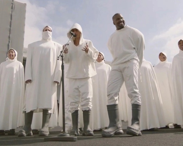 Kanye West bị Justin Bieber cạch mặt vì nói xấu Hailey - Ảnh 4. Kanye West bị Justin Bieber cạch mặt vì nói xấu Hailey - Ảnh 4.