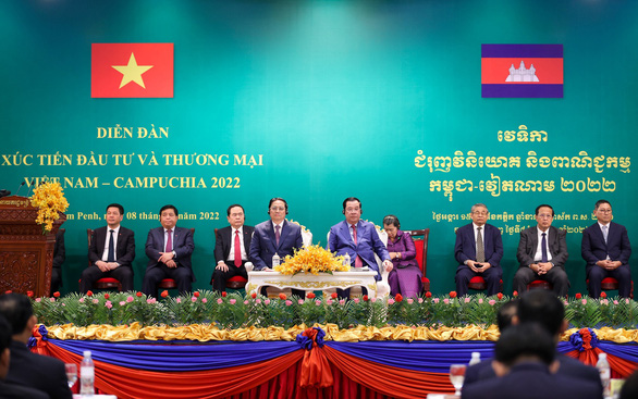 Việt Nam - Campuchia tăng cường kết nối kinh tế - Ảnh 1.