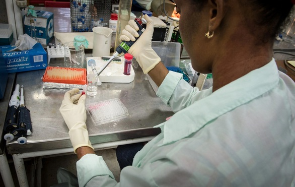 Cuba công bố ứng cử viên vaccine điều trị ung thư - Ảnh 1. Cuba công bố ứng cử viên vaccine điều trị ung thư - Ảnh 1.