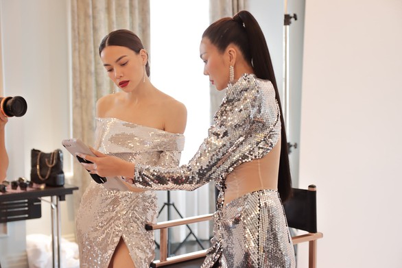 ‘Chị đại làng mốt’ Hà Hồ, Thanh Hằng bất ngờ sánh đôi khiến dân tình phản ứng - Ảnh 5. ‘Chị đại làng mốt’ Hà Hồ, Thanh Hằng bất ngờ sánh đôi khiến dân tình phản ứng - Ảnh 5.