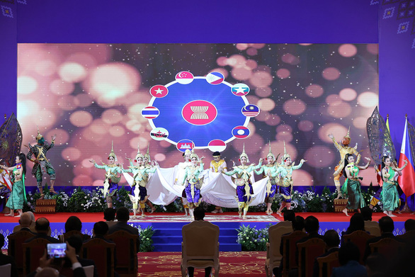 Thủ tướng Phạm Minh Chính dự lễ khai mạc Hội nghị cấp cao ASEAN - Ảnh 3.