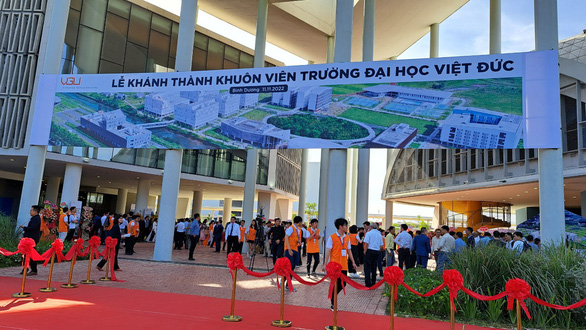 Khánh thành đại học hơn 50ha giúp sinh viên du học Đức ngay tại Việt Nam - Ảnh 2.