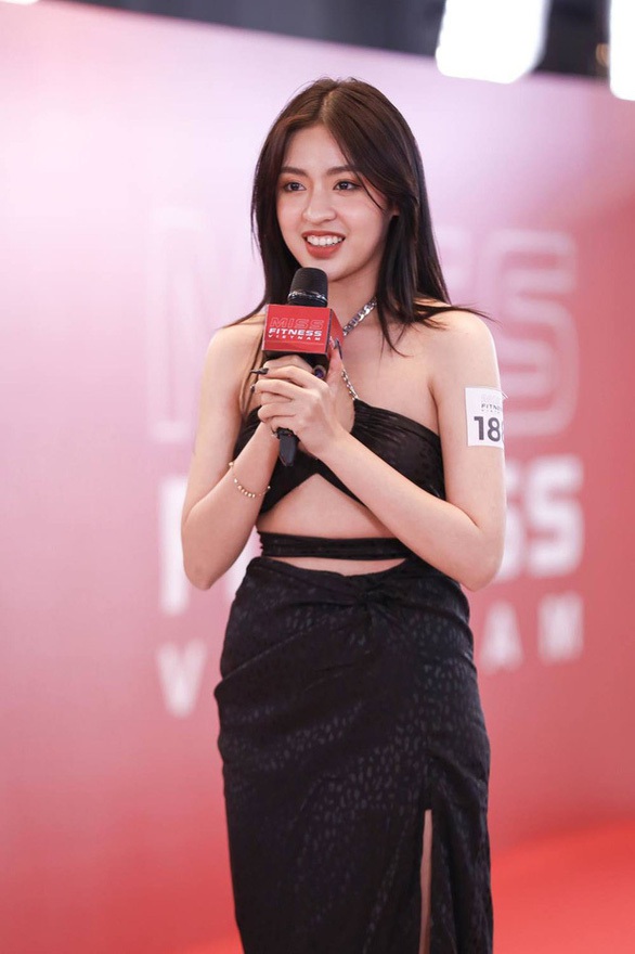 Hotgirl trứng rán Trần Thanh Tâm tự nhận hoa hậu, sẽ sớm mang vương miện về - Ảnh 1. Hotgirl trứng rán Trần Thanh Tâm tự nhận hoa hậu, sẽ sớm mang vương miện về - Ảnh 1.