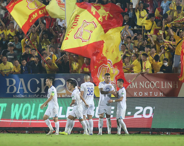 V-League tôn vinh giá trị... ngược - Ảnh 2.