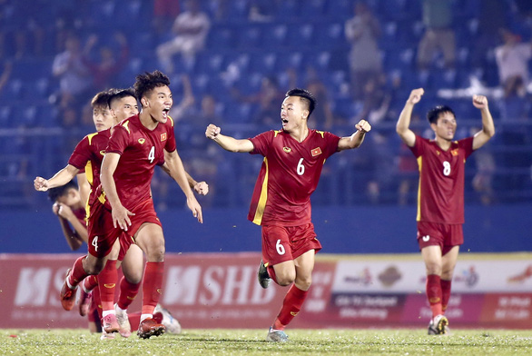 U20 Việt Nam đá giao hữu với U20 Saudi Arabia tại Dubai - Ảnh 1.