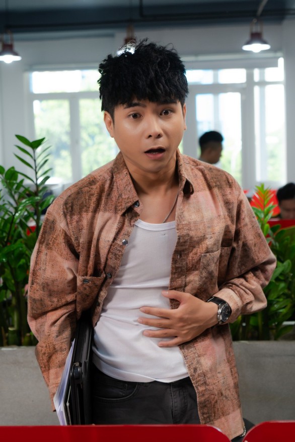 S Quang Ngọc gây choáng với web drama về Hiệp sĩ bóng đêm - Ảnh 4. S Quang Ngọc gây choáng với web drama về Hiệp sĩ bóng đêm - Ảnh 4.