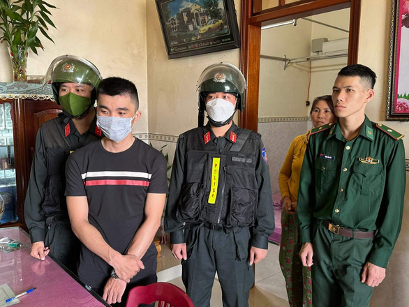 Bắt nghi phạm tổ chức đưa người trốn sang Campuchia - Ảnh 1.