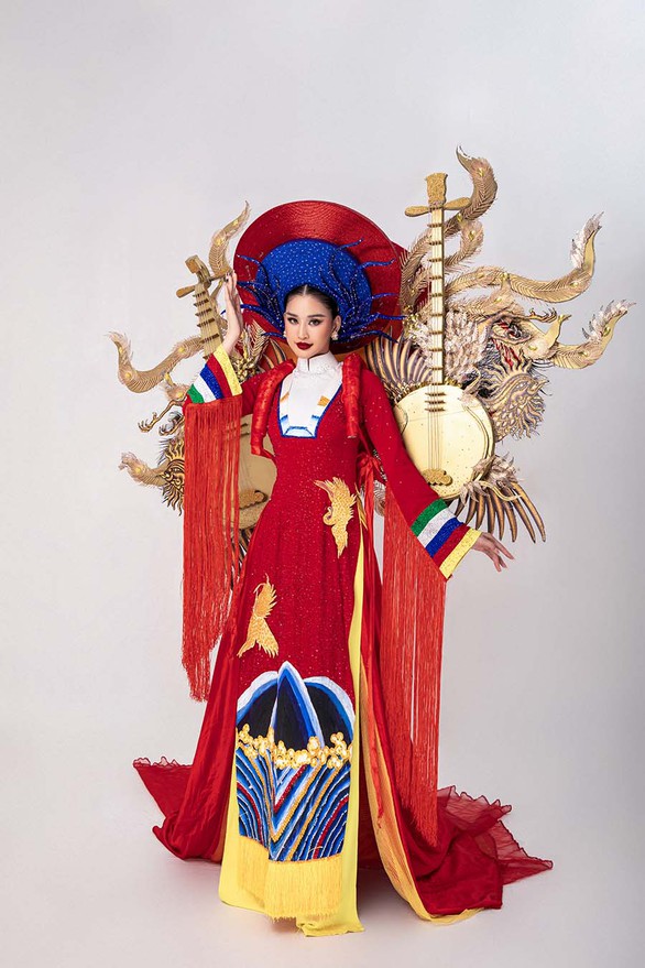 Ấn tượng với trang phục Nhã nhạc của Nguyễn Nga tại Miss Tourism International - Ảnh 4. Ấn tượng với trang phục Nhã nhạc của Nguyễn Nga tại Miss Tourism International - Ảnh 4.