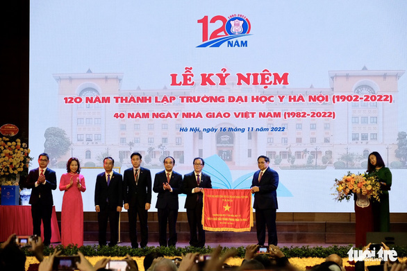 Kỷ niệm 120 năm Đại học Y Hà Nội, Thủ tướng đến dự - Ảnh 2.