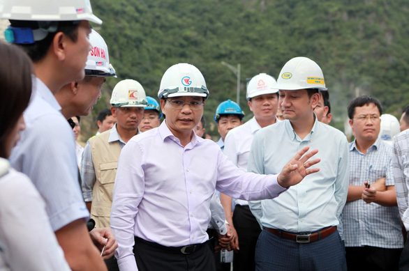Kiểm tra dự án đường cao tốc, Bộ trưởng Nguyễn Văn Thắng loại nhà thầu yếu - Ảnh 1.