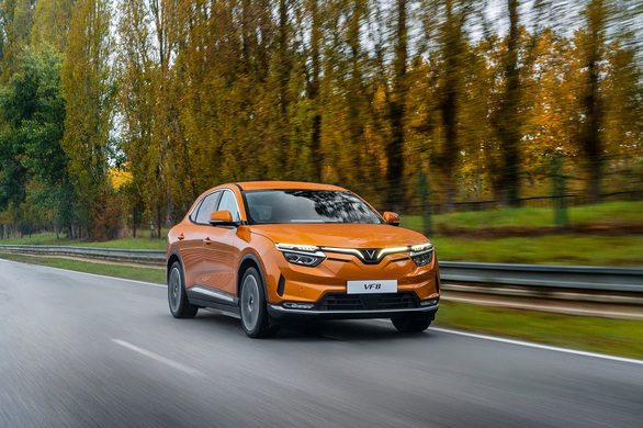 VinFast nhận đơn hàng hơn 2.500 xe VF8 và VF9 của Autonomy - Ảnh 2.