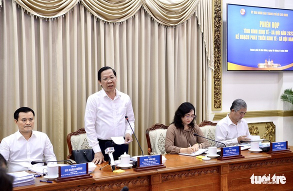 27 doanh nghiệp cắt giảm lao động, chủ tịch UBND TP.HCM đề nghị theo dõi sát tình hình - Ảnh 1. 27 doanh nghiệp cắt giảm lao động, chủ tịch UBND TP.HCM đề nghị theo dõi sát tình hình - Ảnh 1.