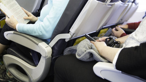 Tranh cãi về kích thước ghế ngồi trên máy bay tại Mỹ - Ảnh 1.