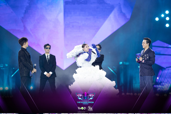 ‘Chơi lớn’ ở màn lộ diện, ‘Lady Mây’ Myra Trần tiếp tục hát ca khúc mới - Ảnh 3.